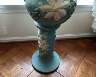 Lot (32) Roseville Pottery Blue Clematis Jardiniere Pedestal & Planter