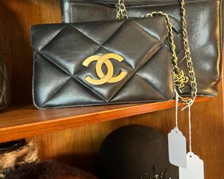 vintage CHANEL purse flap gold logo
