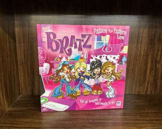 Milton Bradley 2002 Bratz Passion for Fashion Game
