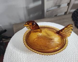 Indiana Amber Glass Hen on Nest