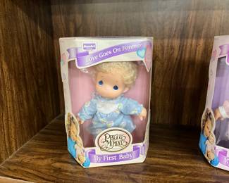 1992 Precious Moments Doll "Love Goes on Forever"