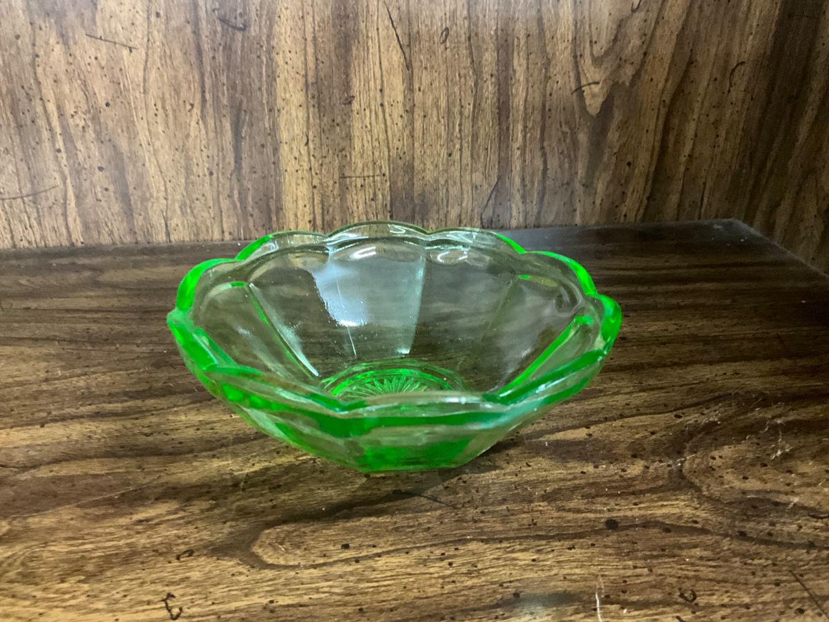 Green Uranium Vaseline Glass Bowl
