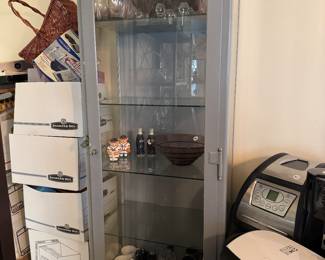 Industrial cabinet on wheels lockable