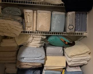 Linens sheet sets new in package