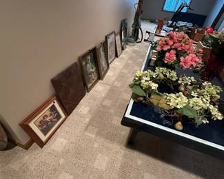 wall art, vacuum, artificial flowers