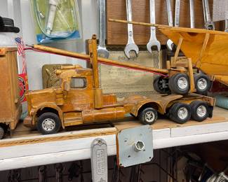 WOODEN LOG TRUCK