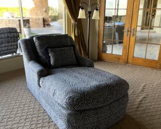 Love this chaise lounge perfect for any bedroom.