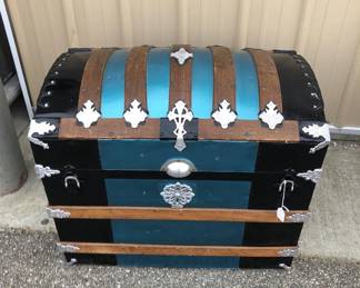 ~1890 Blue Trunk