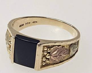 RCG 10K 12K Marked Ring with Black Onyx Stone - Size 12 - 8.43 g Authenticated by Local Jeweler