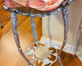 A glamorous stand for the cool kids among us.