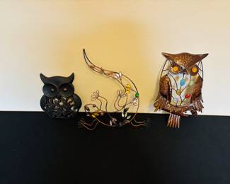 Oh great, more owls.  Throw in a lizard for good measure.