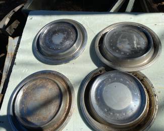 1970 PLYMOUTH HUBCAPS