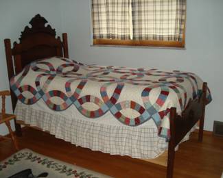 GORGEOUS ANTIQUE TWIN BED - WALNUT