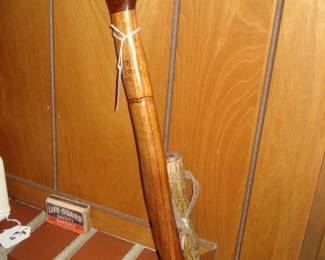 VINTAGE HAND CARVED DUCK HEAD WALKING CANE STICK RED GLASS EYES
