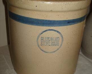 WHITE HALL, ILLINOIS BLUE BAND STONE WARE CROCK