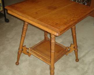 ANTIQUE VICTORIAN OAK PARLOR TABLE WITH UNUSUAL LOWER SHELF ... 