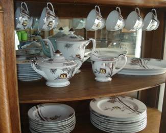 VINTAGE HAND PAINTED KUTANI PORCELAIN BAMBOO & OWLS (WAS SHIPPED HOME TO U.S. DURING WWII) ... EXCELLENT CONDITION