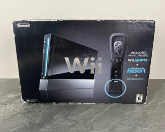 Lot 139 Nintendo Wii Console w Remotes
