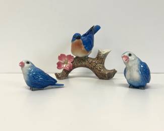 Lot 182 Franz Collection Bluebird Small Vase Figurine Lovebird Pair Figurines