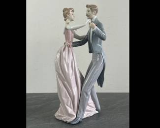 Lot 89 Lladro Porcelain Anniversary Waltz Figurine