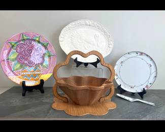 Lot 101 Large Turkey Serving Platter Savoir Vivre Cake Plate Server Collapsible Wood Basket Large Ceramic Platter