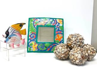 Lot 185 Haitian Colorful Mirror Wooden Painted Fish Figurines Shell Decorative Balls