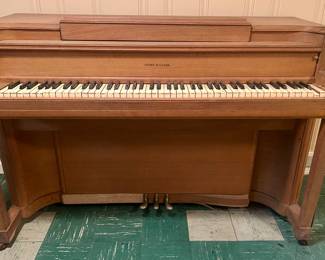 Story & Clark Piano