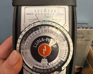 Luna Prof light meter $40