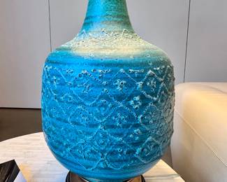 Rare 1960s Mid Century Modern Ceramic Lamp by Hawaiian Artist George Nobuyuki..