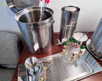 Arne Jacobsen, Cylinda line Cocktail shaker and Ice Bucket.