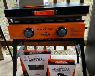 Blackstone Adventure Ready Propane Griddle plus Accessories- Brand New!
