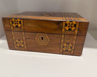 ANTIQUE TUNBRIDGE ENGLISH BOX
