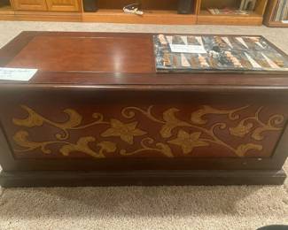 MINNEAPOLIS FURNITURE CHEST