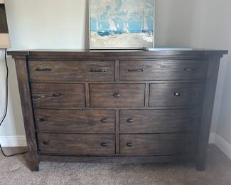 BROYHILL King Bed, Chest, Nightstand and Dresser Set