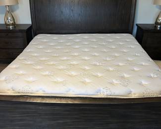 King BROYHILL Bed