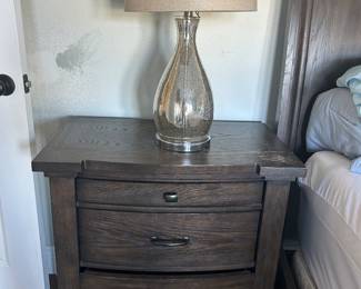 BROYHILL Nightstand