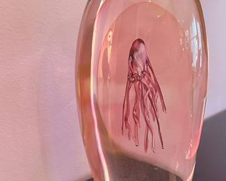 Up close Detail of the 10" Pink Art Glass Octopus Paperweight.