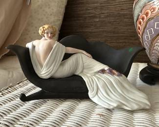 Iconic Louis Figurine "Le Sofa" 1937 Art Deco Limited Edition. 9.5" x 4.5" x 5"