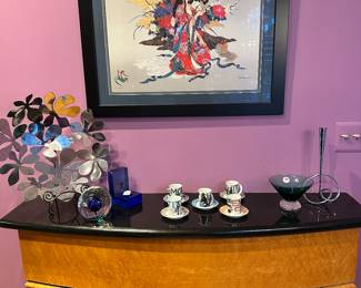 Still More of the Fantastic Modern Decor Available.