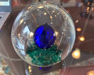 Beautiful Henryk Rysz (Israel) Signed 5" D Art Glass Paperweight, Stunning 3-Dimensional Multicolored Piece.