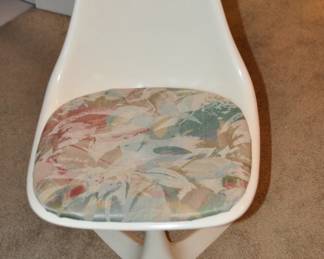 Mid Century Burke Tulip Chair, 20"W x 18"D x 31"H