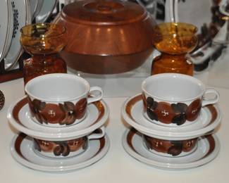 Mid Century Arabia Finland "Rosmarin" Set of 4 Coffee Cups & Saucers 