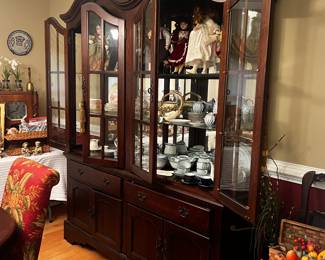 China Cabinet! Gorgeousness! Mint condition, and look at all the storage!