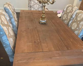 Beautiful farmhouse styled table, 2 leaves., 