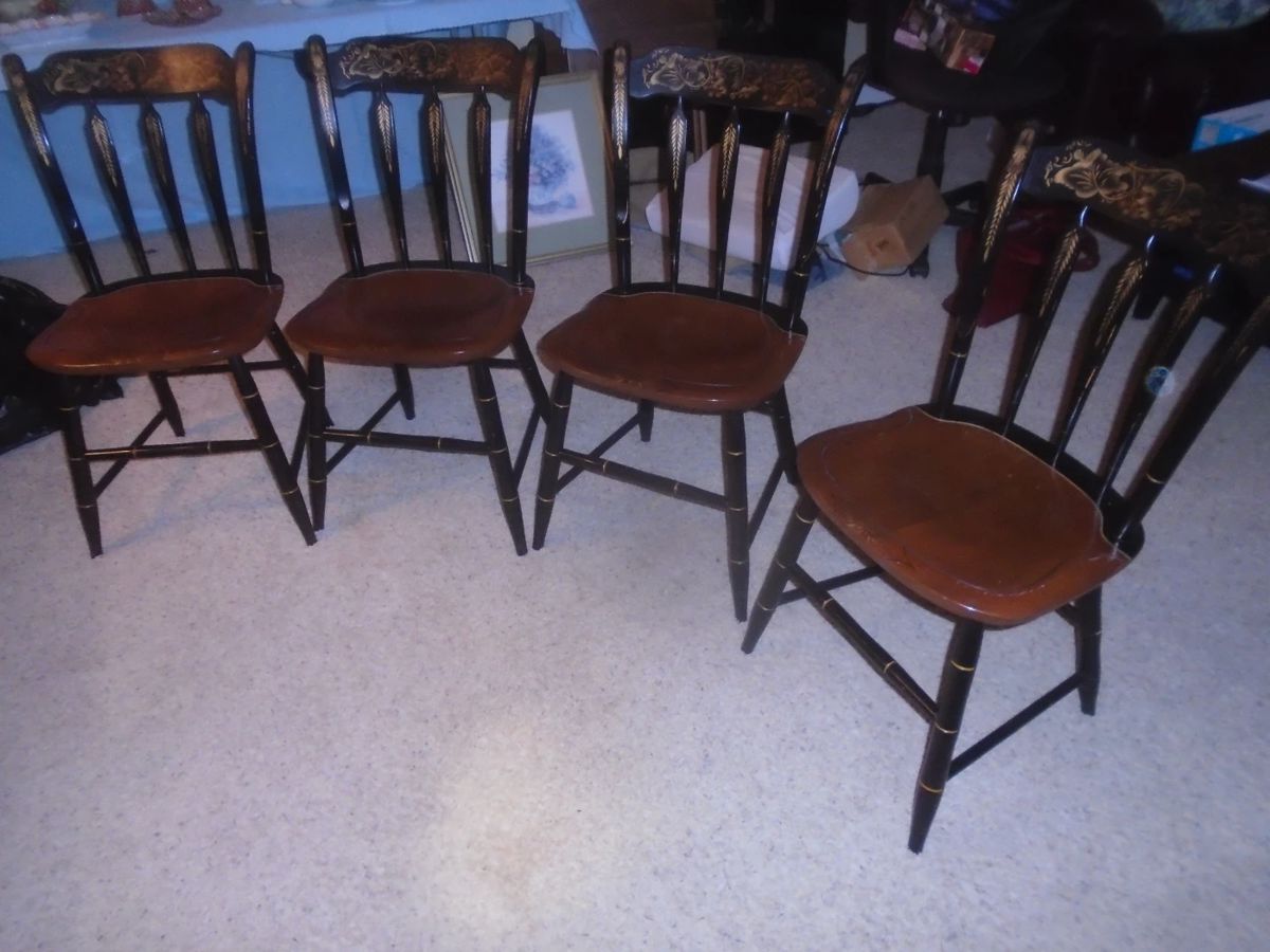 Set of Hitchcock chairs (arrow back)