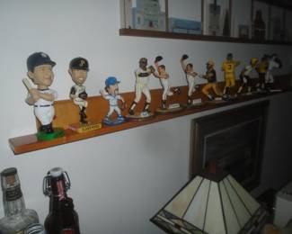 pirates baseball statues