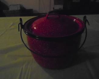 covered enamelware pot (red) with lid 