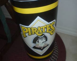 Pirates waste basket