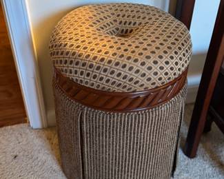 Storage ottoman