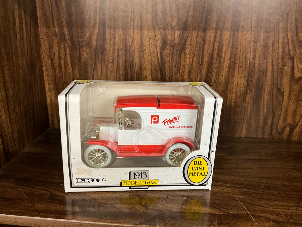 ERTL Die-Cast Metal Bank - 1913 Model T 